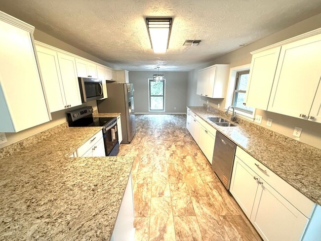 Photo - ** 4 Bed 3 Bath located in Prattville ** Call 334-366-9198 to schedule a self-tour