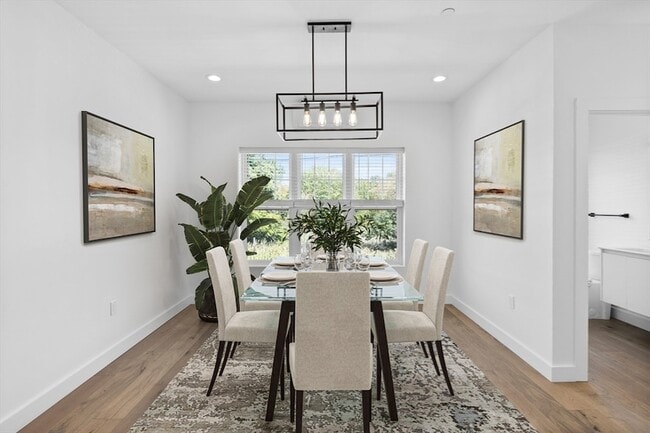 Photo - 635 Main St Casa