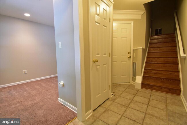 Photo - 5053 Kilburn St