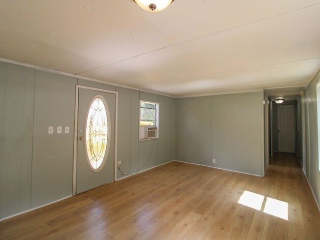 16 Simpson Rd