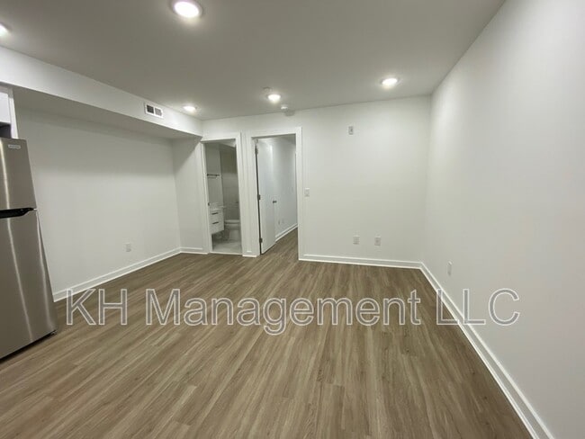 Photo - 3932-36 Mt Vernon St