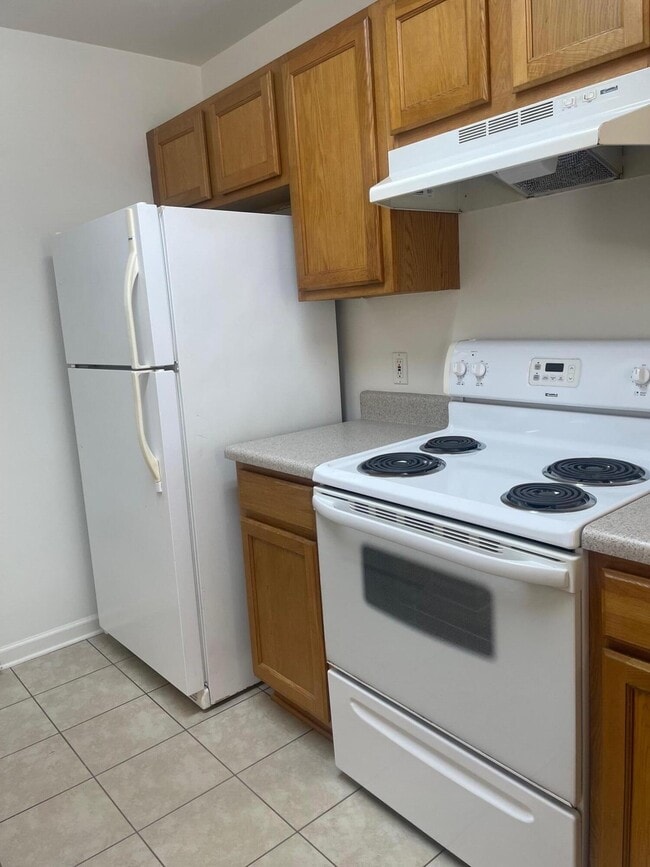 Photo - 27 Baywood Ct NW