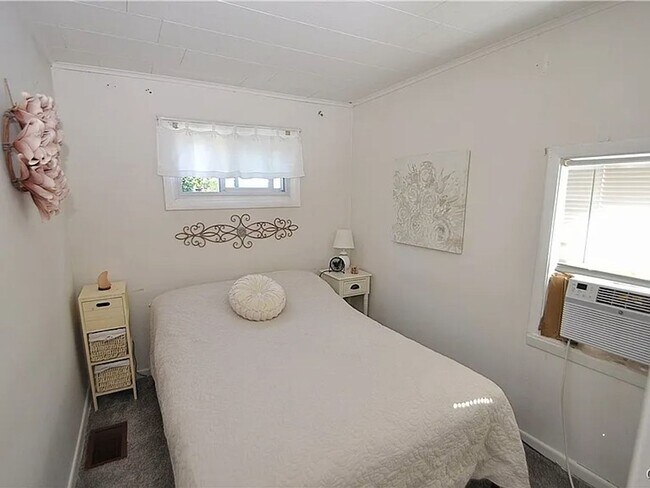 Photo - Newly Renovated Apartment in Liverpool! Unit Apt 2