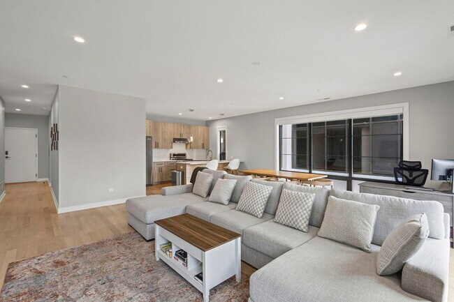 Photo - 6246 N Pulaski Rd