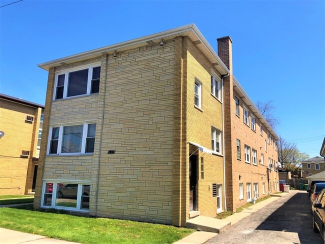 Building Photo - 3537 S Harlem Ave Unit 2F