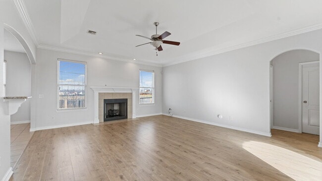 Photo - "Charming 3-Bedroom Bentonville Home with Granite Elegance and Cozy Fireplace!"