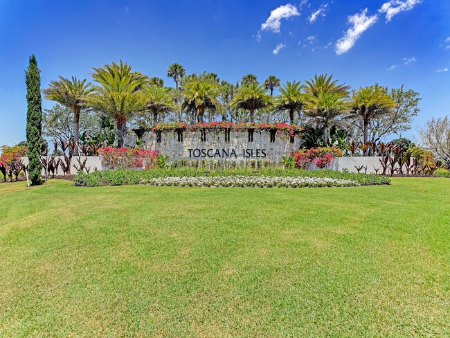 Photo - 748 Ravello Blvd