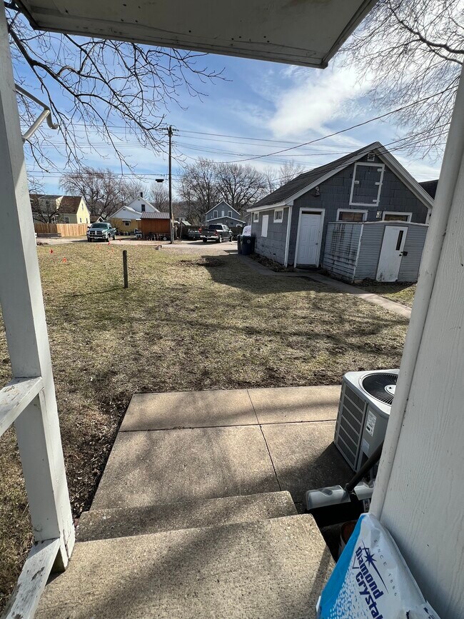 1808 Loomis St Apartments Unit Upper La Crosse, WI