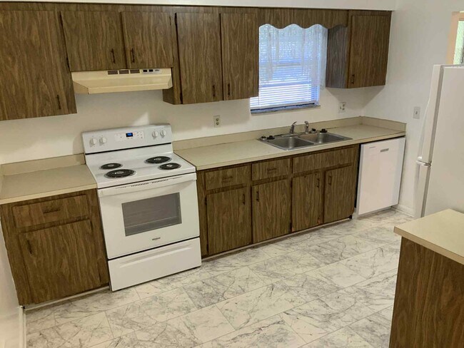 Photo - 7211 SW 18th Pl