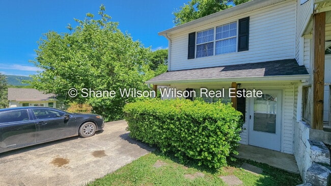 Photo - Cozy 2 Bedroom 1-1/2 Bath Duplex in Rossville. Come View today!!