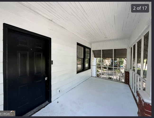 Photo - 836 Grady St S