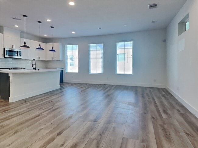 Photo - 2056 Johanna Dr