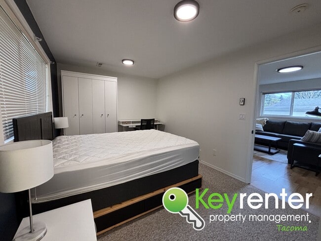 Photo - Classic north Tacoma neighborhood ADU unit with character!