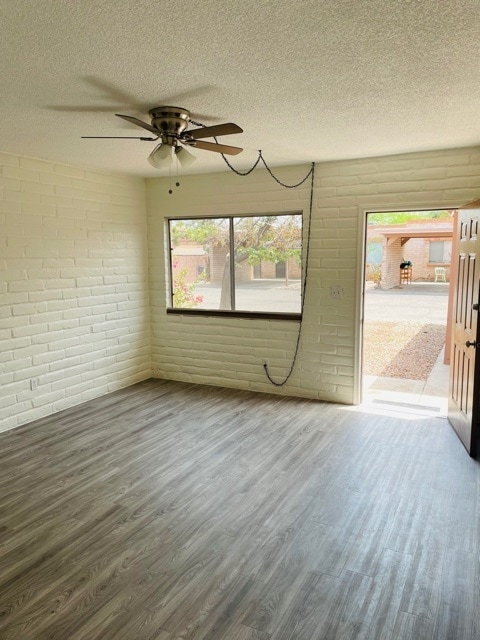 Photo - FOR RENT