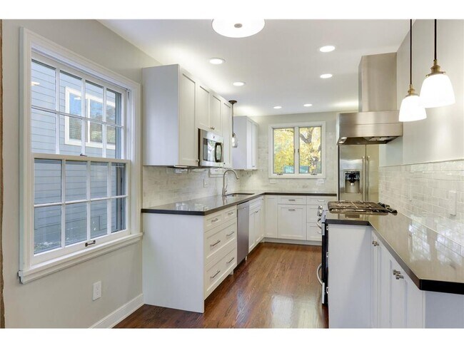 Photo - 4020 Ewing Ave S