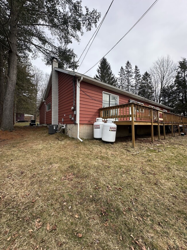 Photo - 74 Matthews Rd Unit Left Side