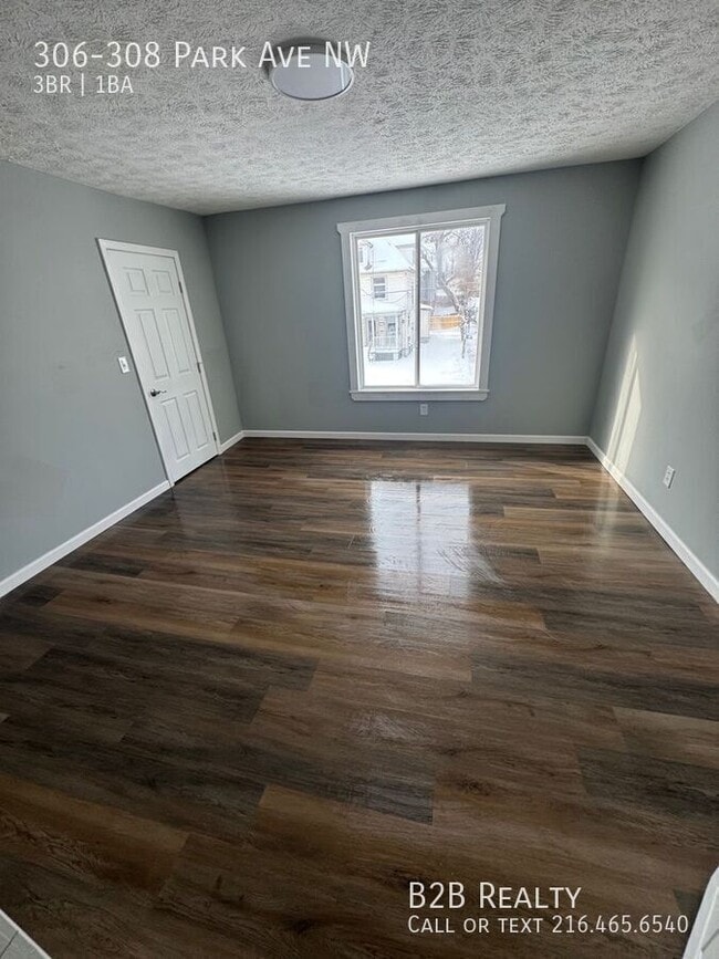 Photo - 306-308 Park Ave NW-