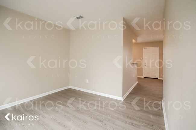 Photo - 304 Robbie St