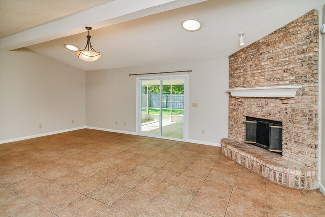 Photo - 4359 Hollygate Dr