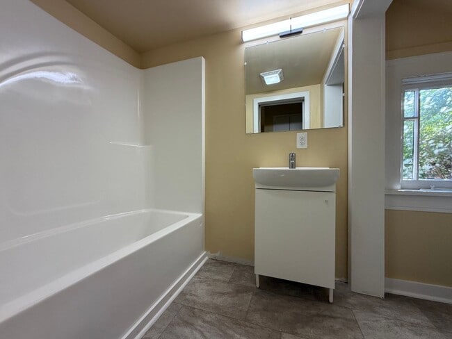 Photo - 551 E Boswell St Unidad A