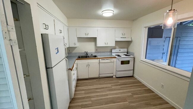 Building Photo - 2107 Y St Rental