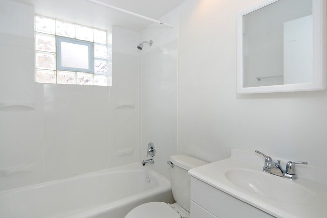 Photo - 14122 S School St