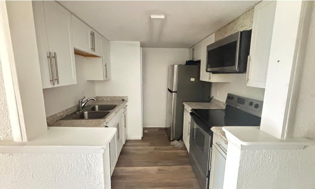 Photo - 860 Sky Lake Cir Unidad c412
