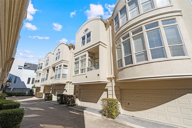 Photo - 1515 Hyde Park Blvd Unit 2