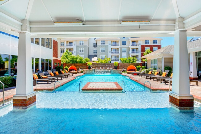 The Carlton at Greenbrier - The Carlton at Greenbrier Apartments