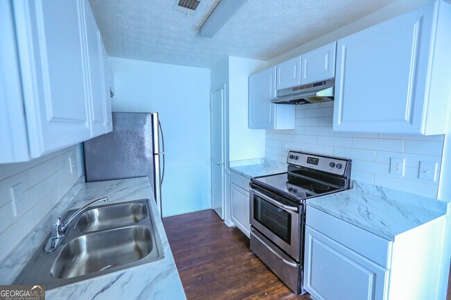 Photo - 1967 Singer Way