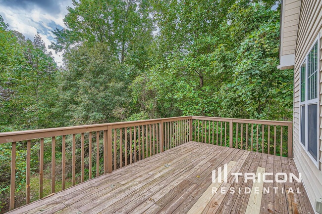 Photo - 930 Willow Hollow Dr