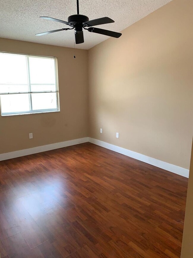 Photo - 2400 NW 98th Ln