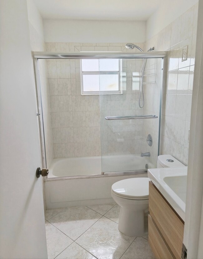 Photo - 122 Normandy Ln