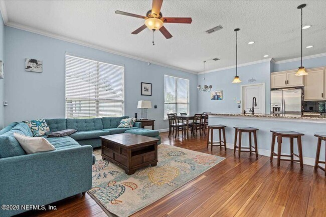 Photo - 703 Cherry St