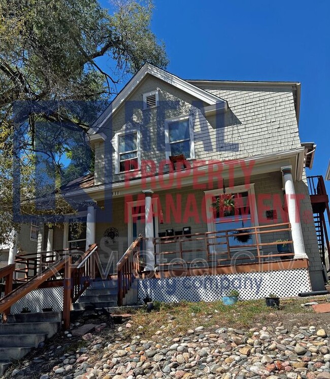 Building Photo - 511 W 12th St