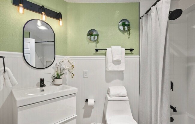 Photo - Updated, light flooded corner 1 bedroom 1 bath condo in Madison Valley Unit 102