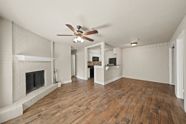 Photo - 2118 N Austin Ave
