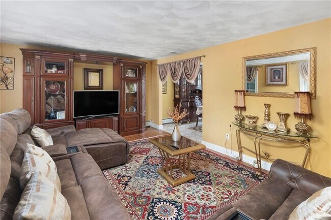 Photo - 90 Rowley St