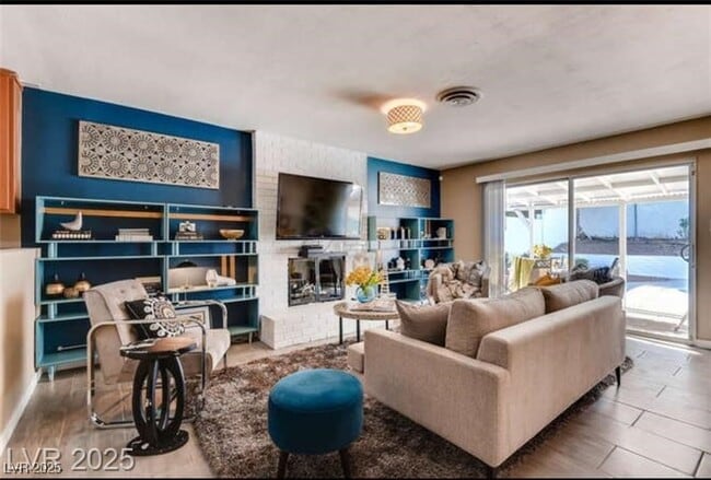 Building Photo - 4255 Hazelcrest Dr Rental