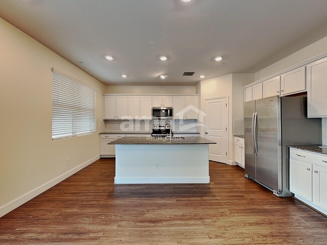 Photo - 12526 N 60th Ave