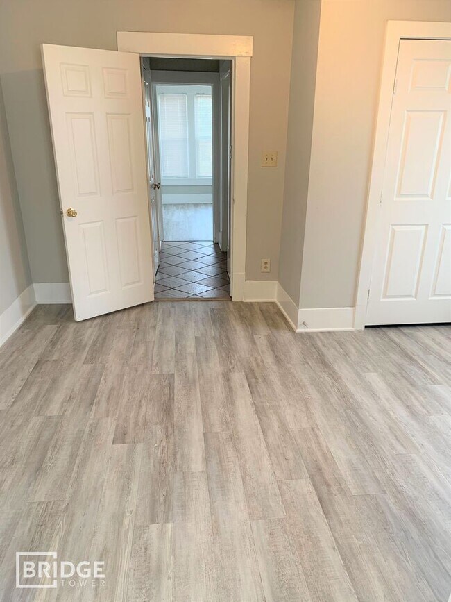 520 E Day St