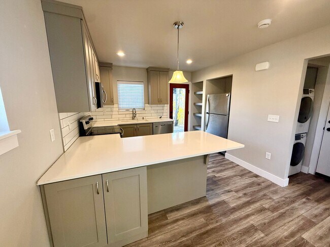 Photo - 614 Lesser Dr Unit B