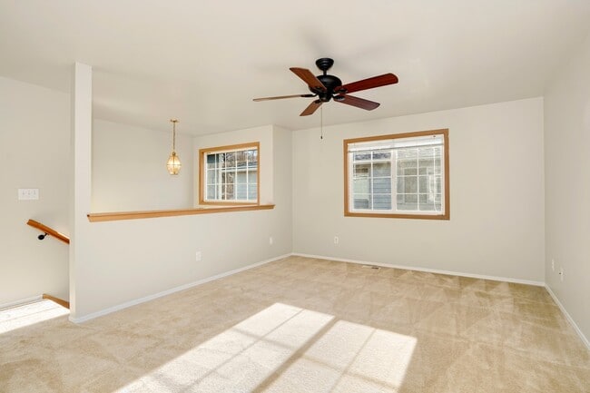 Photo - 4 Bedroom 1.5 Bath Home for Rent in Arlington!