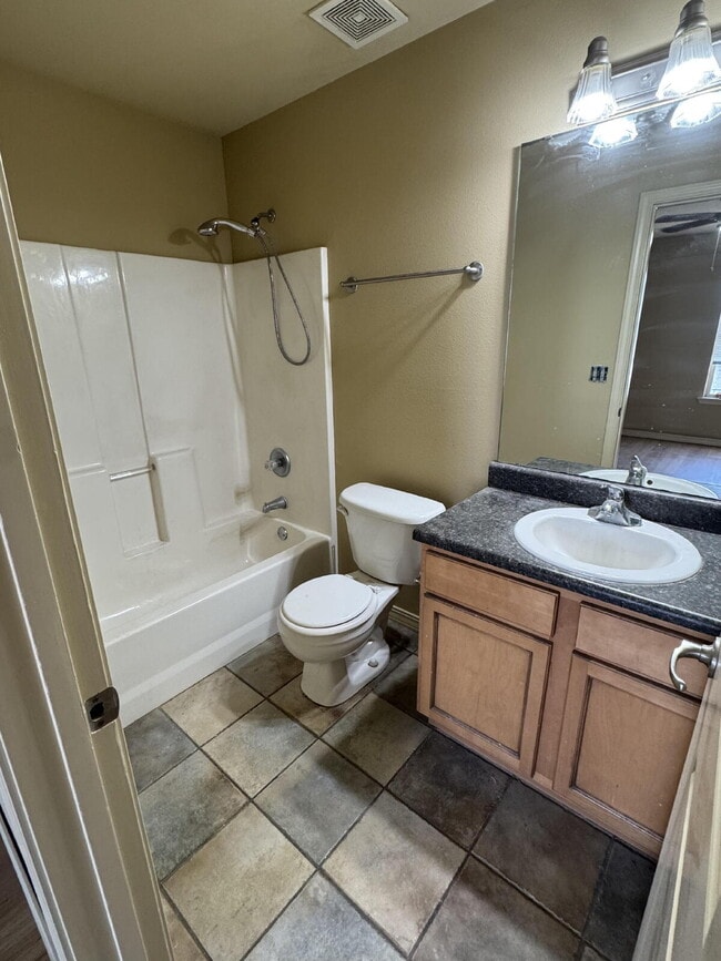 Photo - Welcome to your new condo in beautiful Branson, MO!