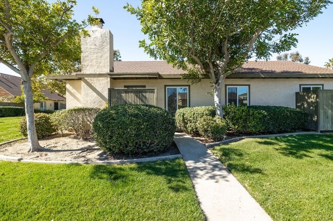 Photo - Spacious 4 Bedroom Townhouse in the Heart of Mira Mesa!