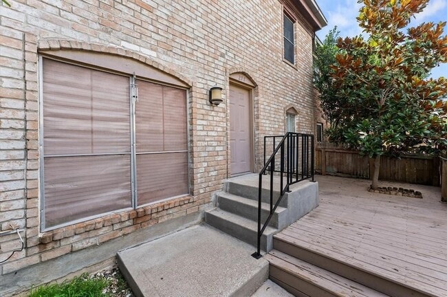 Photo - 811 Threadneedle St Unidad 277