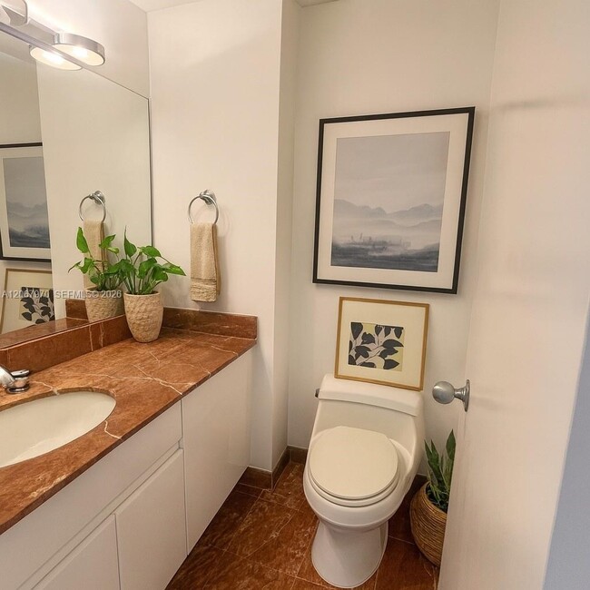Photo - 888 Brickell Key Dr Unidad 806