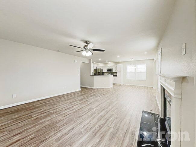 Photo - 113 Elgin Ln