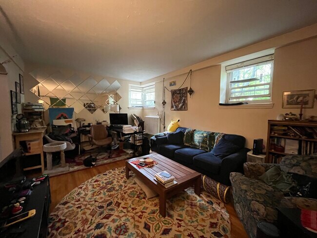 Photo - 1559 Beacon St Apartments