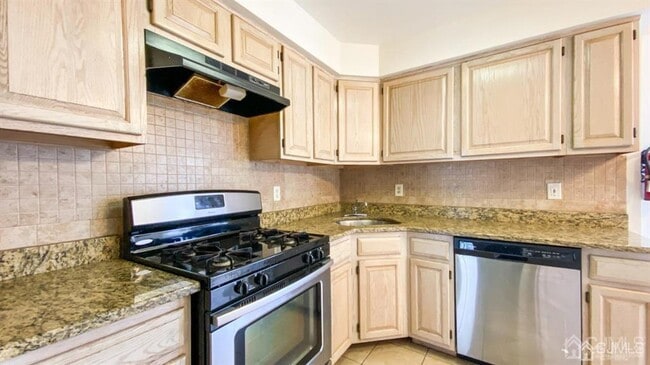 Photo - 701 Jesse Way